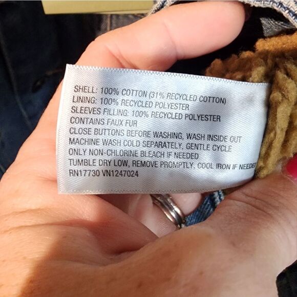 NWT Goodfellow & Co Denim Heavy Weight Trucker Jacket W/ Faux Fur Lining - Picture 9 of 10